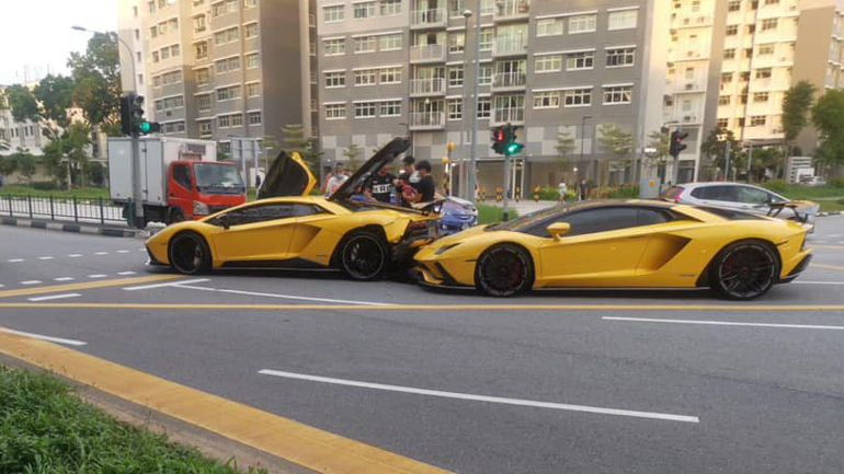 Η μία Lamborghini τράκαρε την άλλη!